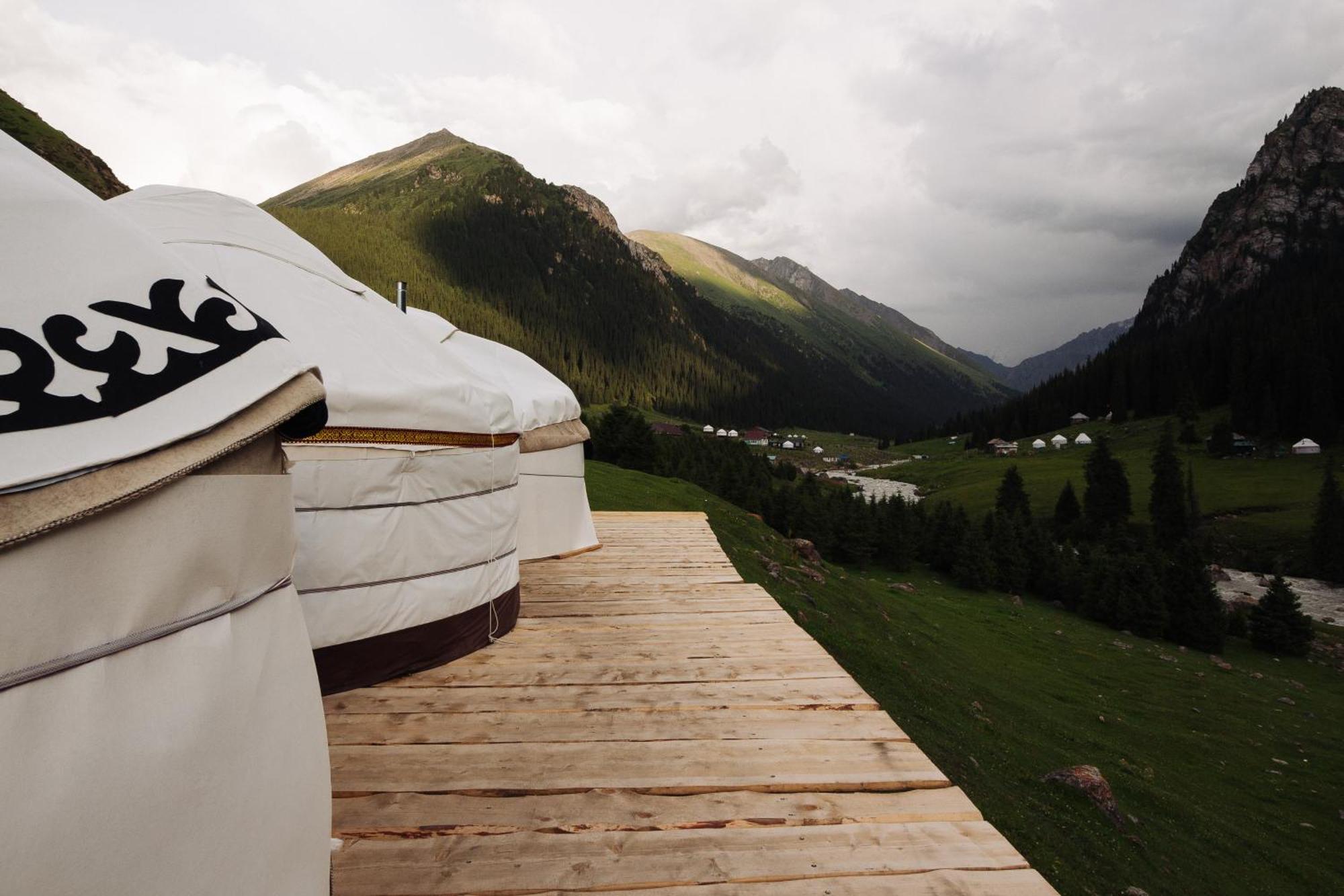 Eco Yurt Camp Arashan Hotel Teploklyuchenka Kültér fotó