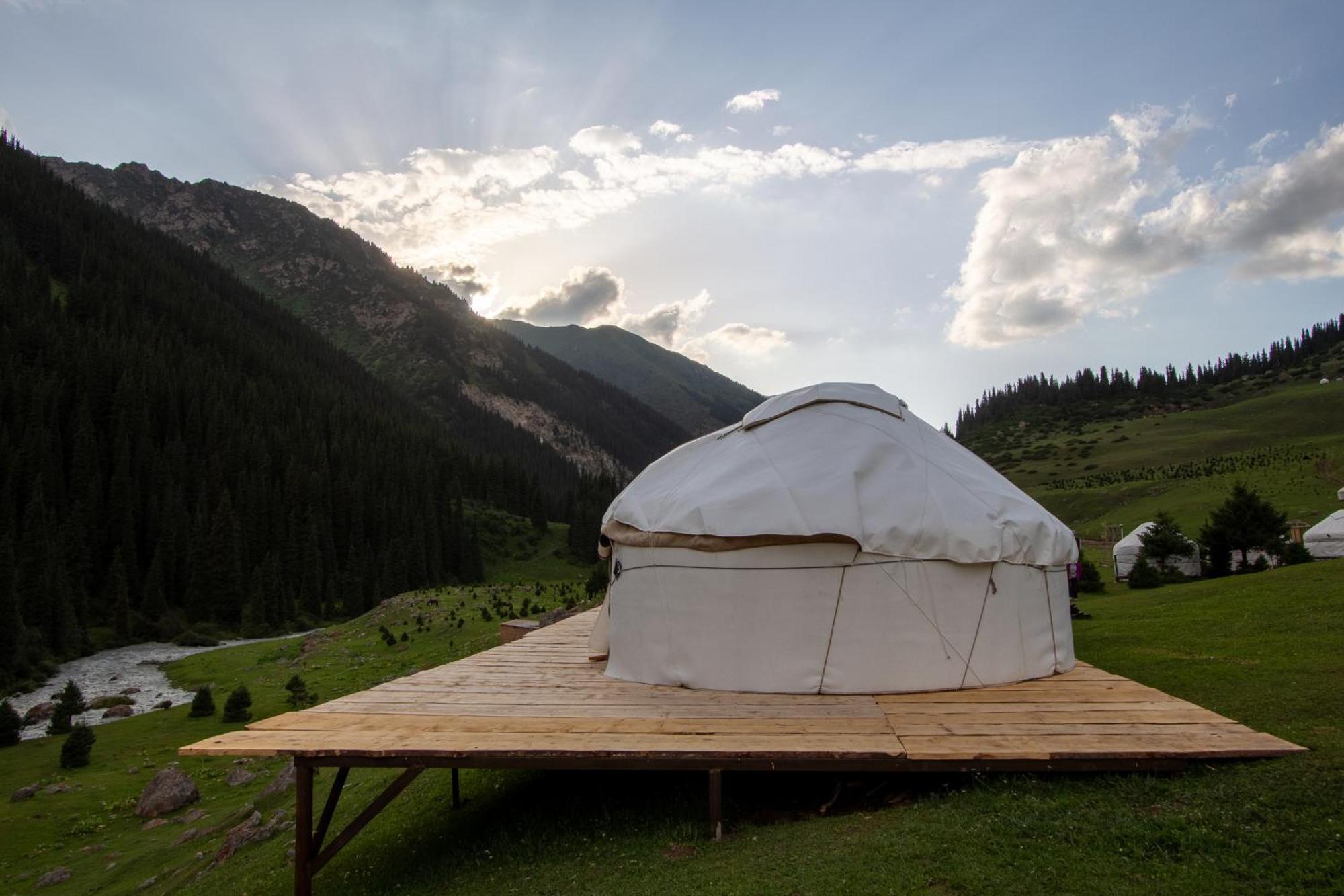 Eco Yurt Camp Arashan Hotel Teploklyuchenka Kültér fotó